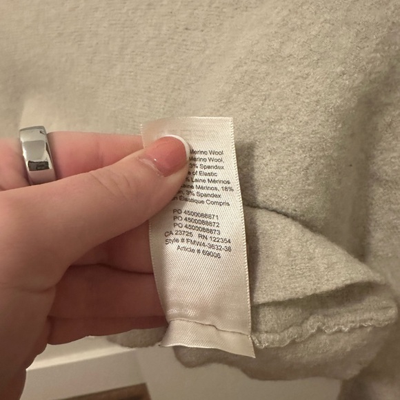 Wilfred - Cropped Tie Sleeve Sweater - Medium - Picture 4 of 4